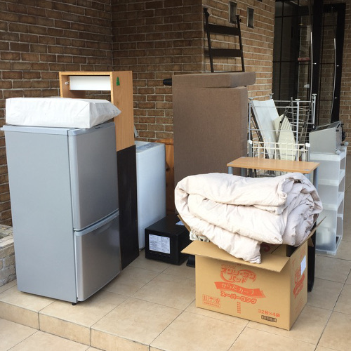 福岡市東区千早 - リサイクル家電やベッドの処分作業例